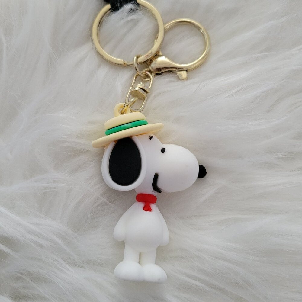 Peanuts Beagle Scout Snoopy Keychain - Picture 4 of 6